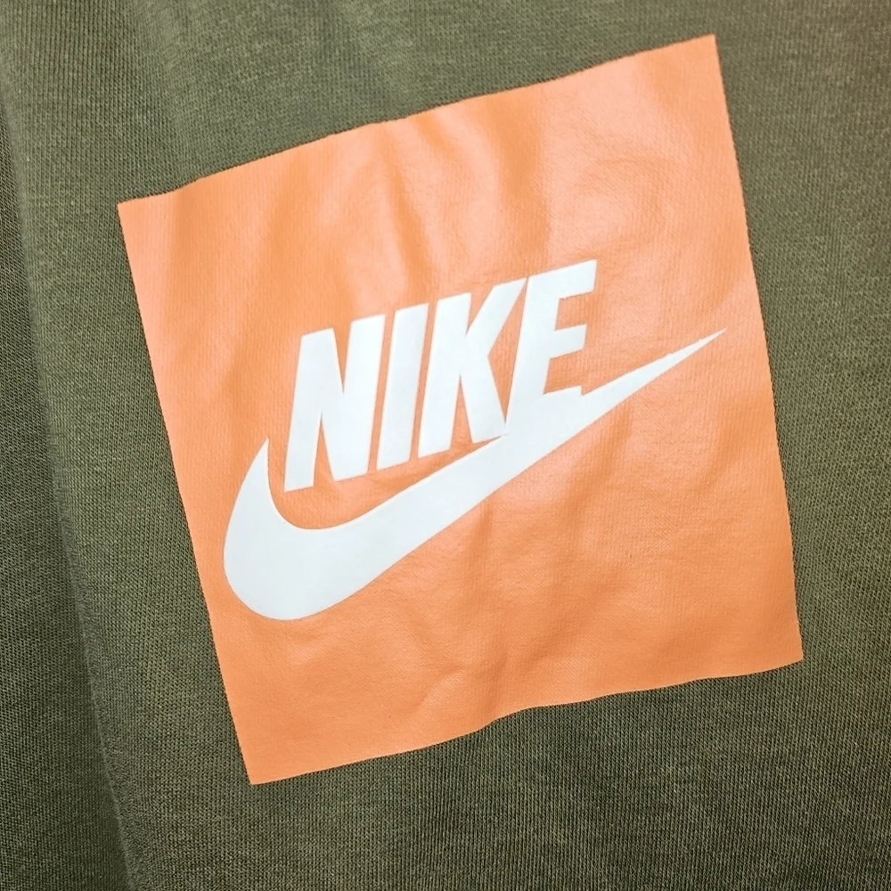 Nike Sportswear Essentials Hoodie